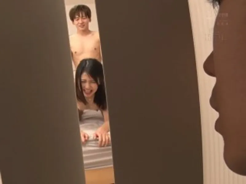 Thanh niên đang vụng trộm với chị hàng xóm thì anh anh xã về...