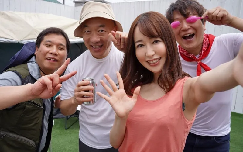 Anh xã để vợ cắm trại 3 ngày 2 đêm với hiệp hội khu phố mà không biết…