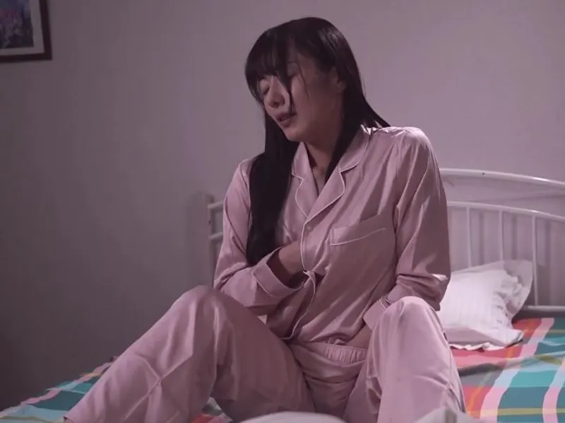 Thủ dâm hàng đêm vì ông xã bỏ bê, cô vợ quyết định tìm đến ứng dụng hèn hò